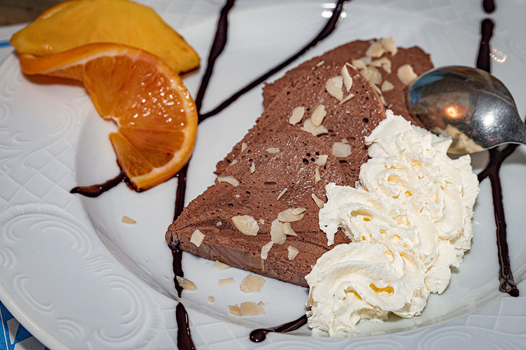 Bavarese al cioccolato / Bavarian chocolate cake